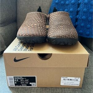 NIKE Brown ACG Moc Slippers (W 7.5 / M 6)